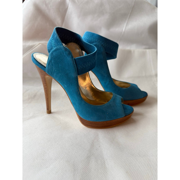 NWT Turquoise Suede Heels Bakers Size 7.5 Sandals Debbi - Picture 2 of 11